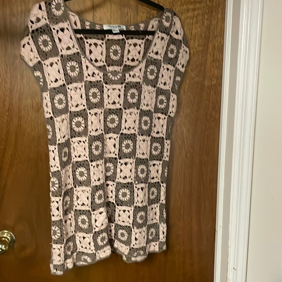 Forever 21 crocheted sweater - Picture 1 of 4